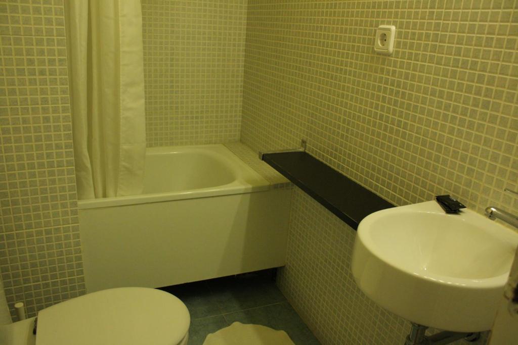 Hostal Baires Barcelona Room photo