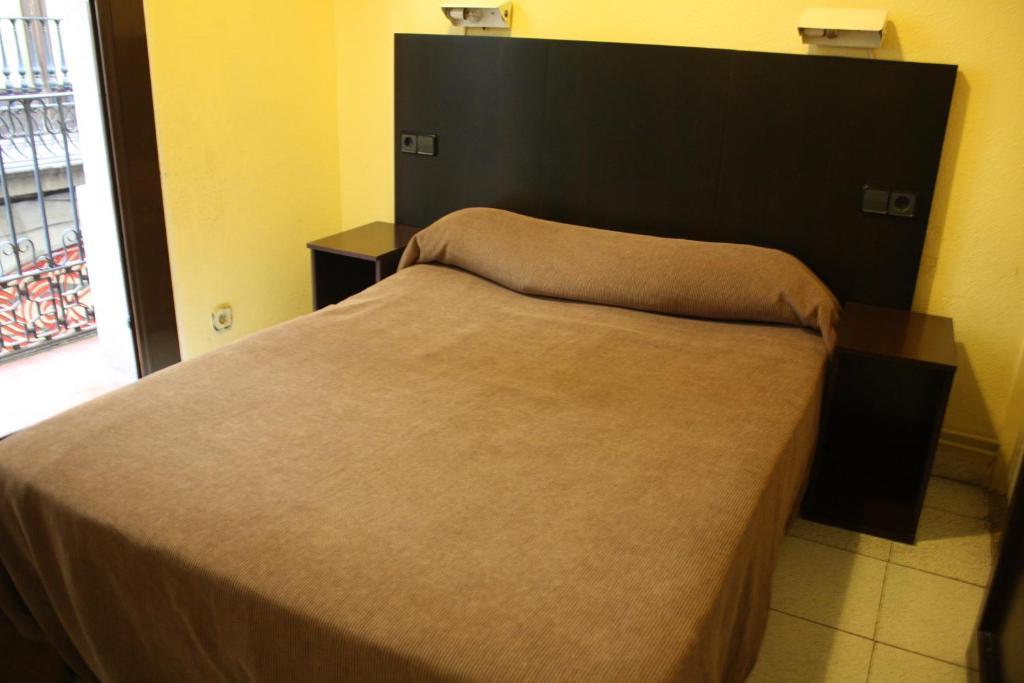 Hostal Baires Barcelona Room photo