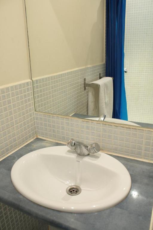 Hostal Baires Barcelona Room photo