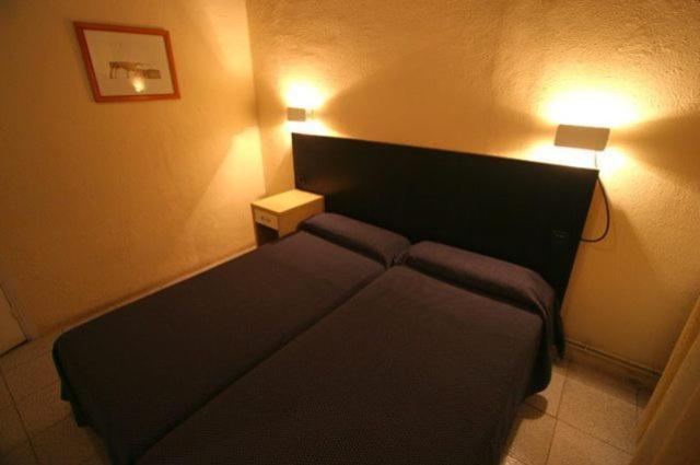 Hostal Baires Barcelona Room photo